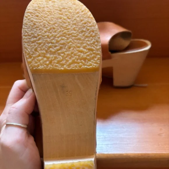 Bryr Clogs - Picture 4 of 4